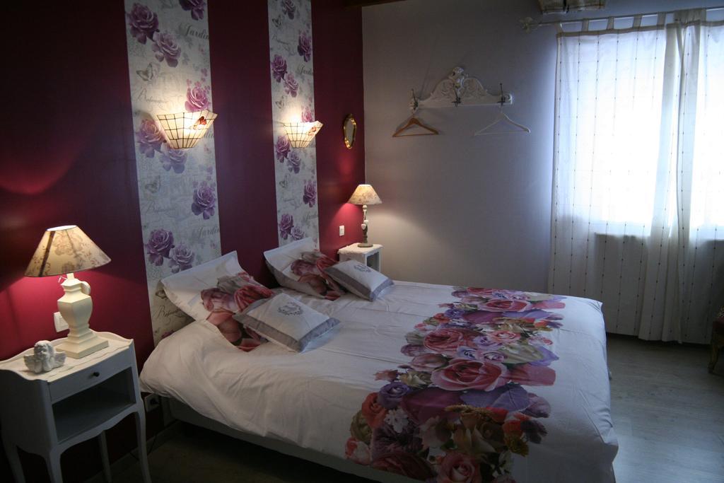 Chambre D'Hotes Du Domaine De La Haute Poignandiere Saint-Germain-de-la-Coudre Zimmer foto