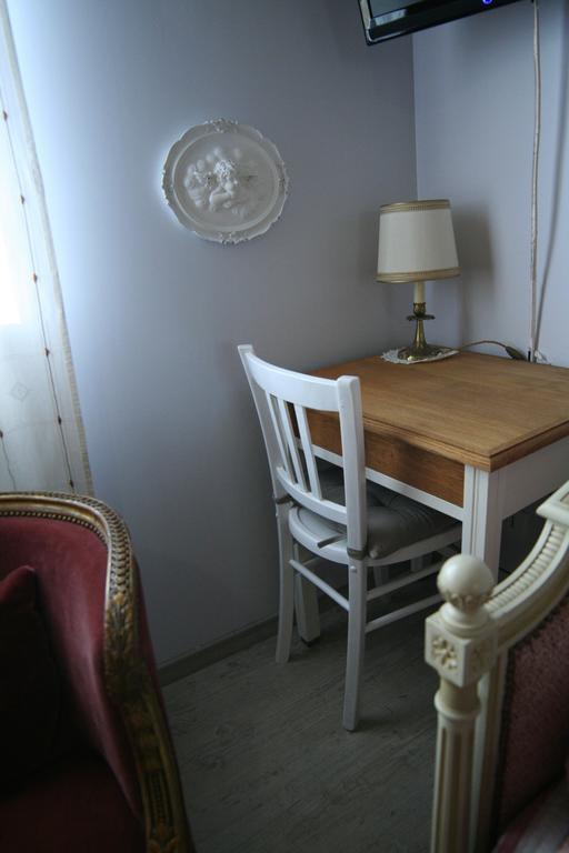 Chambre D'Hotes Du Domaine De La Haute Poignandiere Saint-Germain-de-la-Coudre Zimmer foto